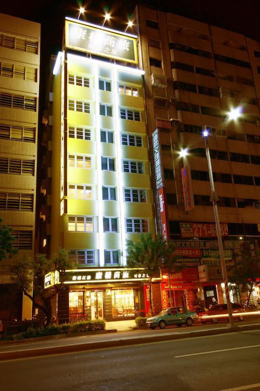 Kindness Hotel Shinkuchan Гаосюн Экстерьер фото