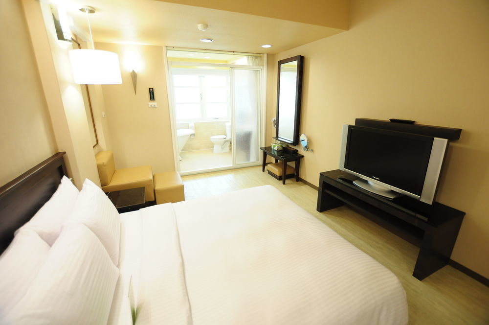 Kindness Hotel Shinkuchan Гаосюн Экстерьер фото