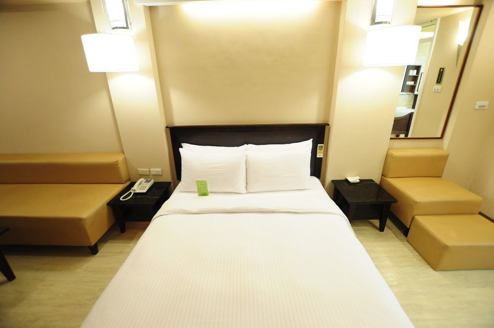 Kindness Hotel Shinkuchan Гаосюн Экстерьер фото